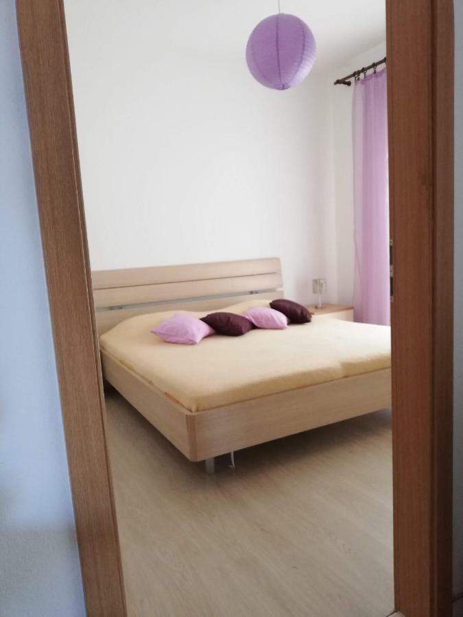 Spacious Family Apartment With Parking In The Shade And Barbecue House Šibenik Exterior foto