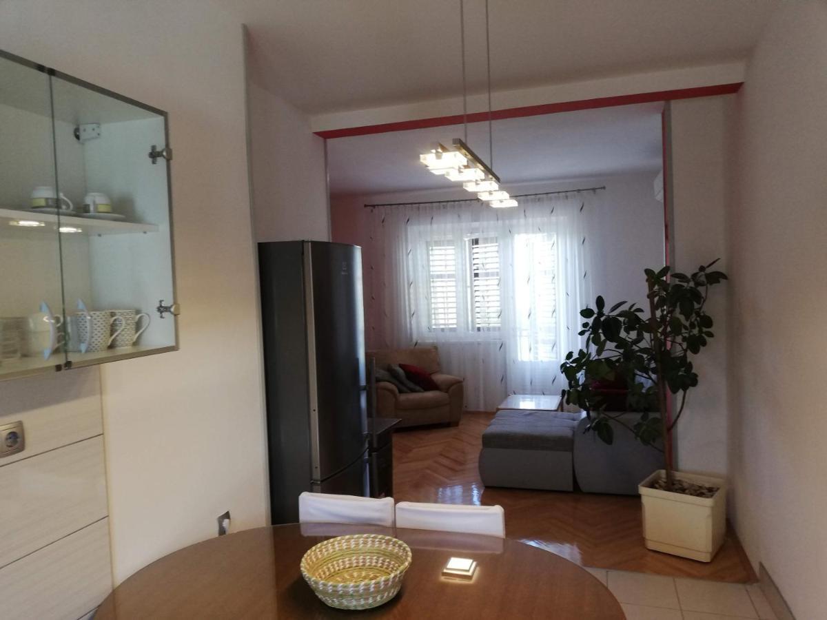 Spacious Family Apartment With Parking In The Shade And Barbecue House Šibenik Exterior foto