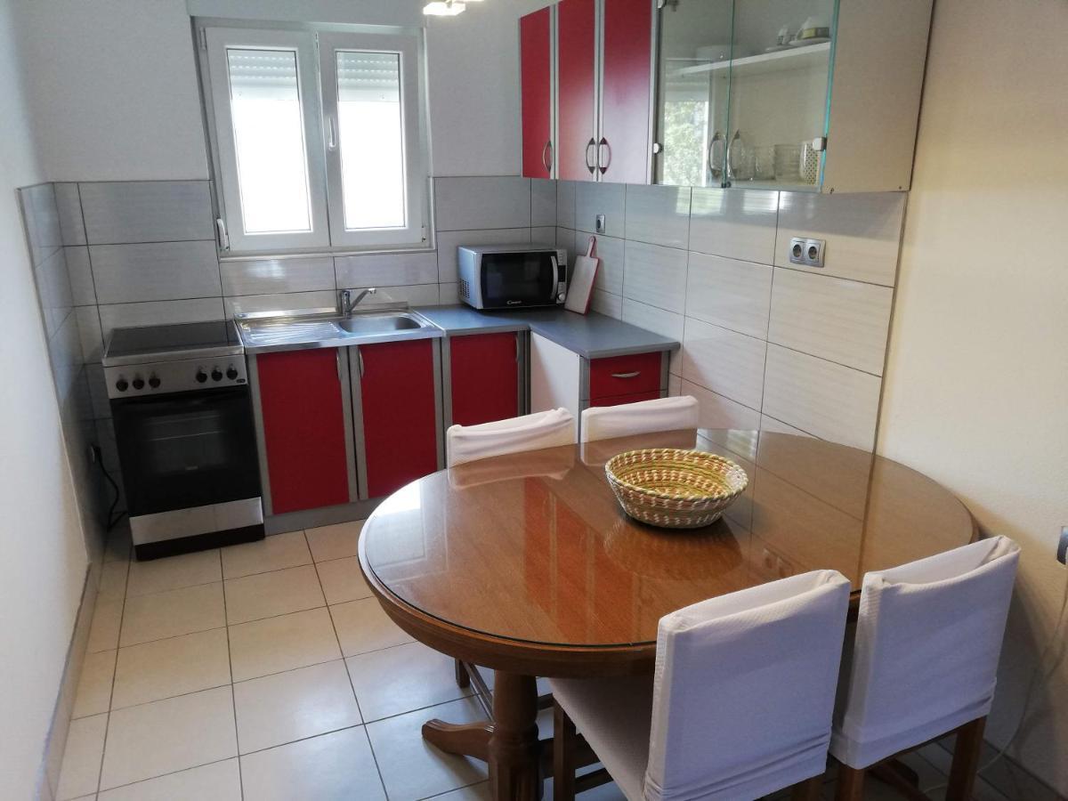Spacious Family Apartment With Parking In The Shade And Barbecue House Šibenik Exterior foto